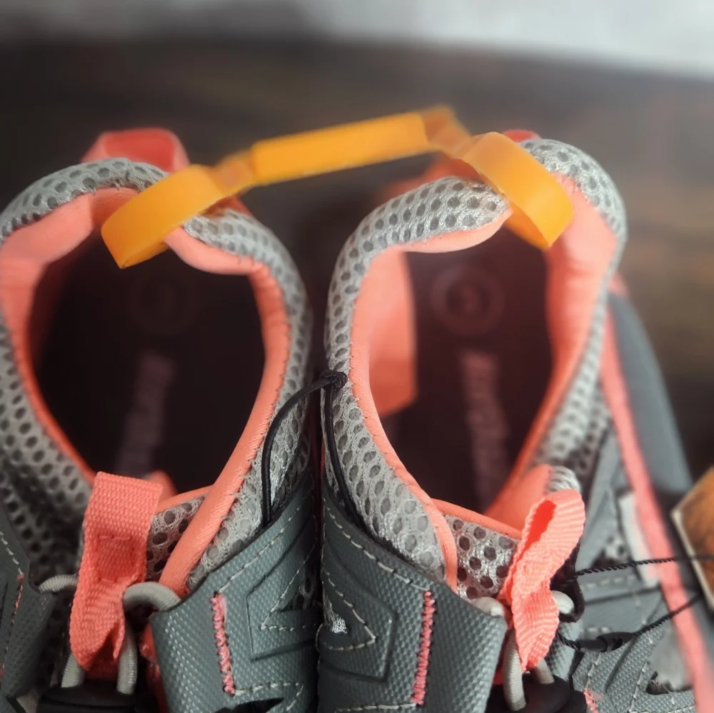 Northside | Gray & Pink Watershoes | Youth Size 3